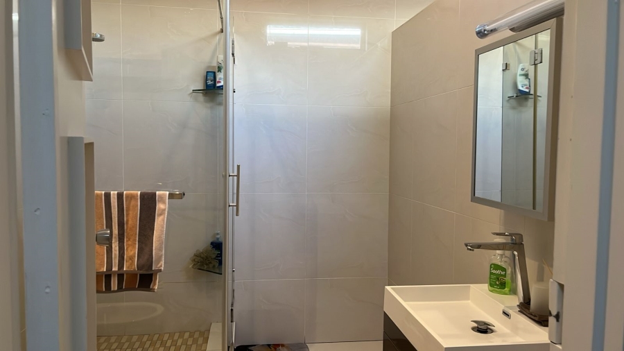  Bedroom Property for Sale in Cravenby Western Cape
